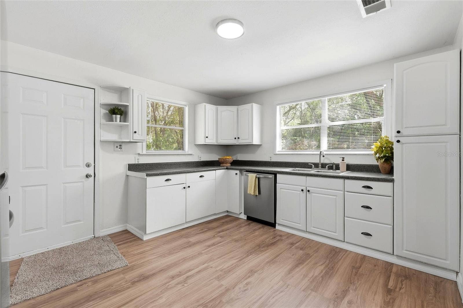 924 MALTAS AVENUE, Interlachen, FL 32148 924 MALTAS AVENUE, Interlachen, FL 32148