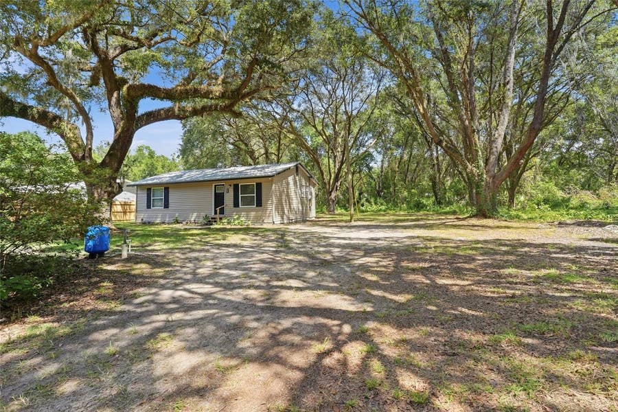 Property photo for 924 MALTAS AVENUE, Interlachen, FL