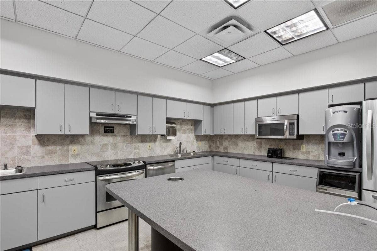 7201 NW 11TH PLACE, Gainesville, FL 32605 7201 NW 11TH PLACE, Gainesville, FL 32605
