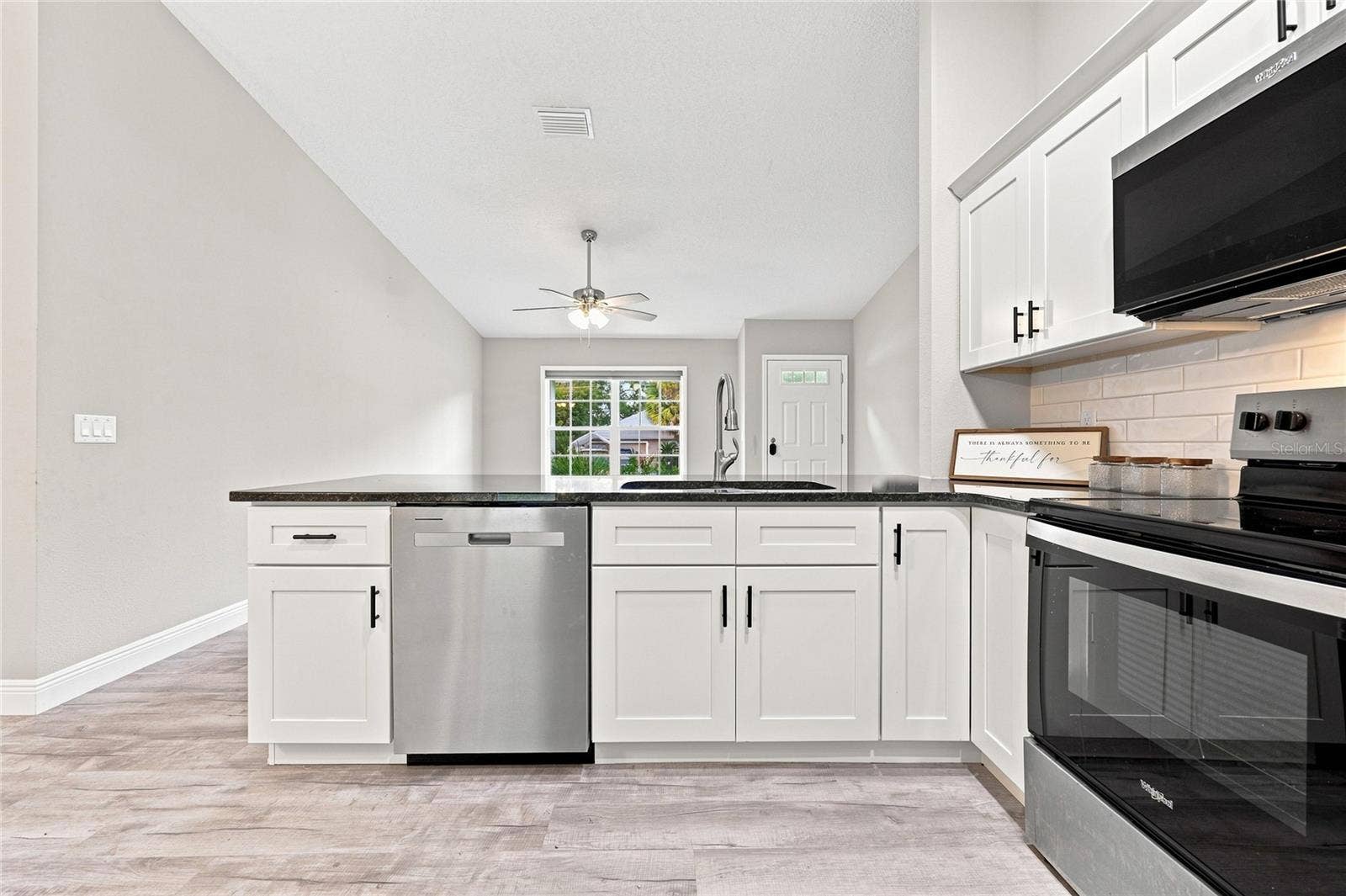7390 N IRELAND DRIVE, Dunnellon, FL 34434 Kitchen