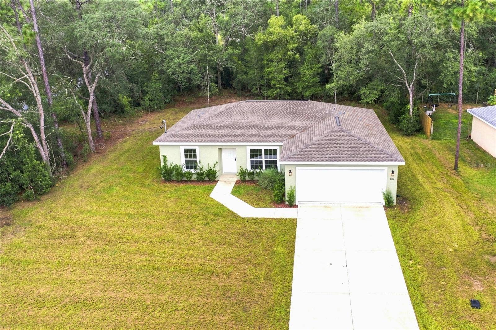 7390 N IRELAND DRIVE, Dunnellon, FL 34434 Long Driveway