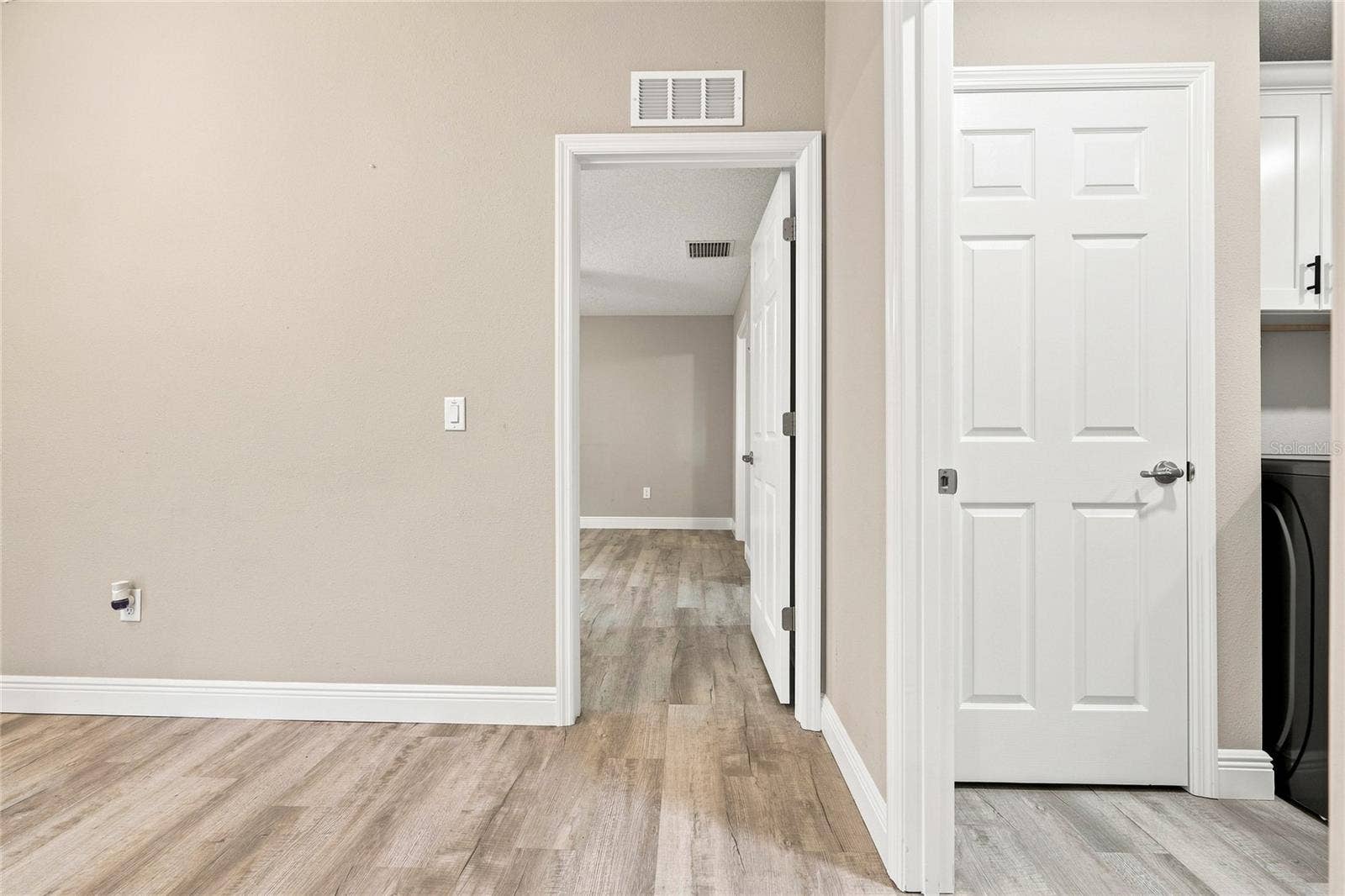 7390 N IRELAND DRIVE, Dunnellon, FL 34434 Entry to Master Bedroom