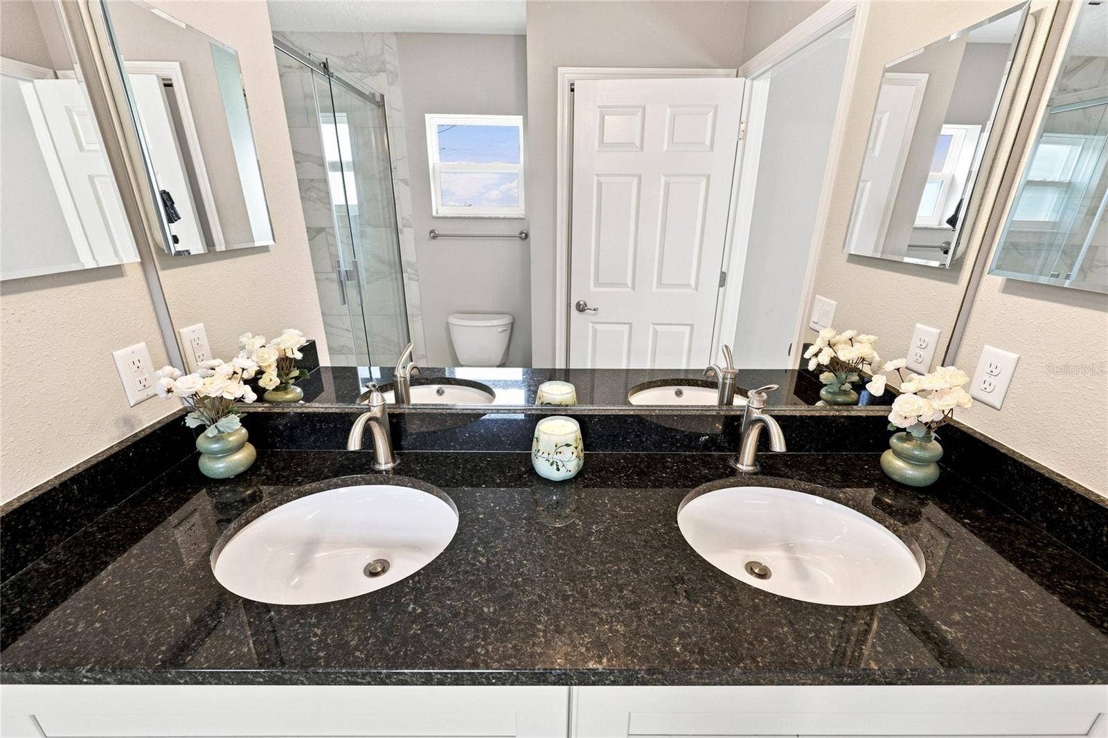 7390 N IRELAND DRIVE, Dunnellon, FL 34434 Master Bathroom
