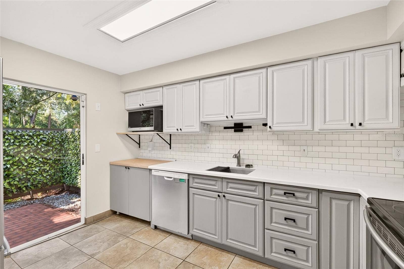 4411 BLACK FOREST WAY, Gainesville, FL 32605 4411 BLACK FOREST WAY, Gainesville, FL 32605