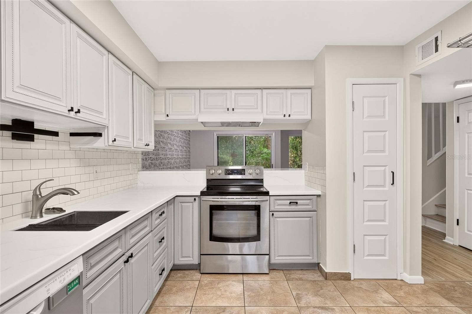 4411 BLACK FOREST WAY, Gainesville, FL 32605 4411 BLACK FOREST WAY, Gainesville, FL 32605
