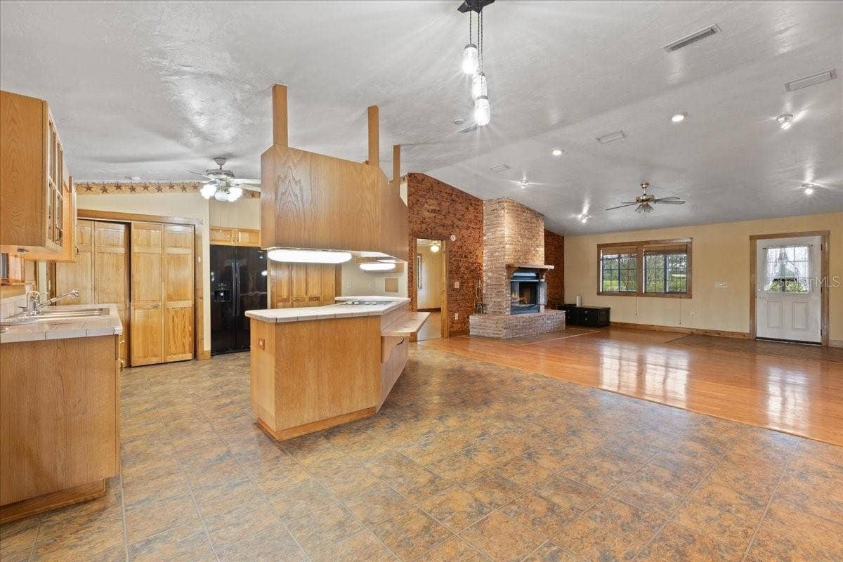 6351 SW 2ND LANE, Bell, FL 32619 6351 SW 2ND LANE, Bell, FL 32619