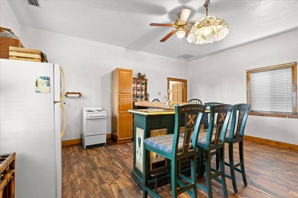 6351 SW 2ND LANE, Bell, FL 32619 6351 SW 2ND LANE, Bell, FL 32619