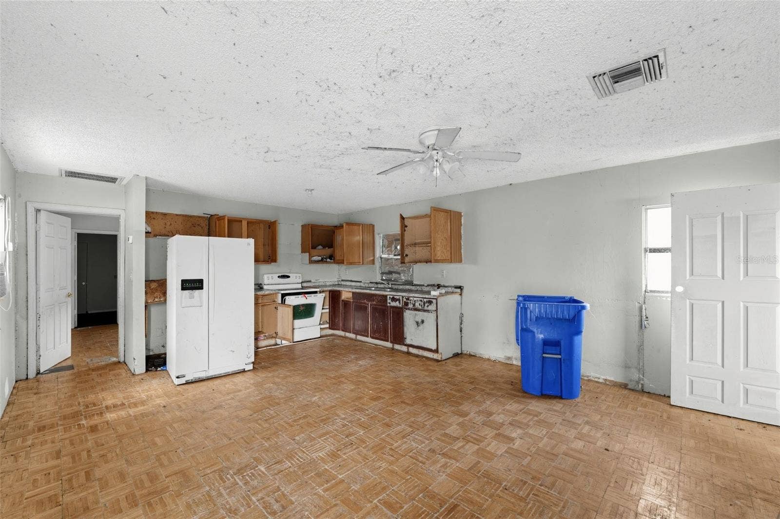 1048 N MISSOURI AVENUE, Lakeland, FL 33805 1048 N MISSOURI AVENUE, Lakeland, FL 33805