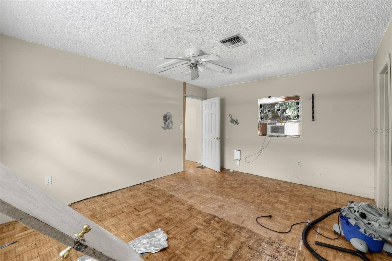 1048 N MISSOURI AVENUE, Lakeland, FL 33805 1048 N MISSOURI AVENUE, Lakeland, FL 33805