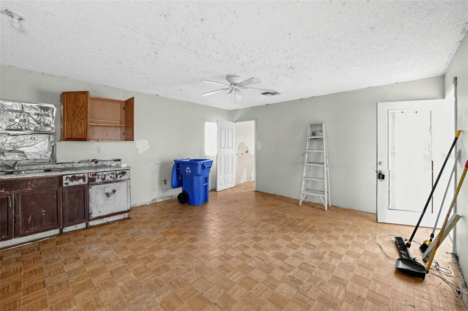 1048 N MISSOURI AVENUE, Lakeland, FL 33805 1048 N MISSOURI AVENUE, Lakeland, FL 33805