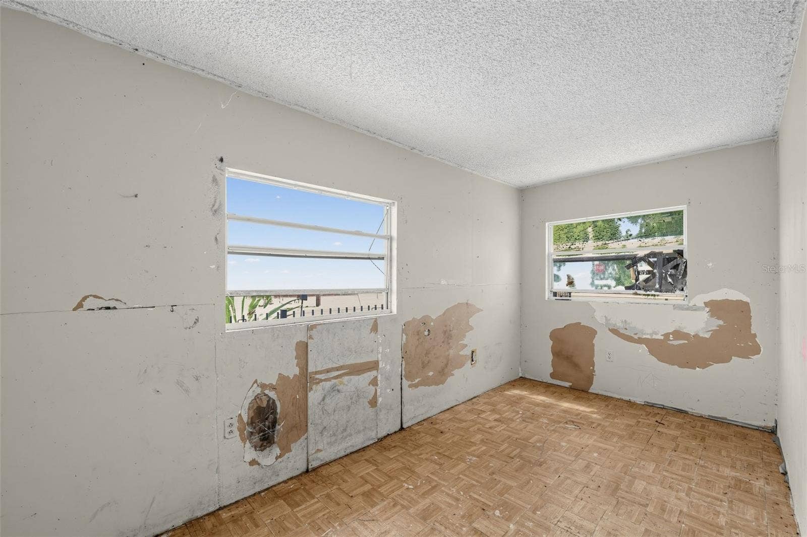 1048 N MISSOURI AVENUE, Lakeland, FL 33805 1048 N MISSOURI AVENUE, Lakeland, FL 33805
