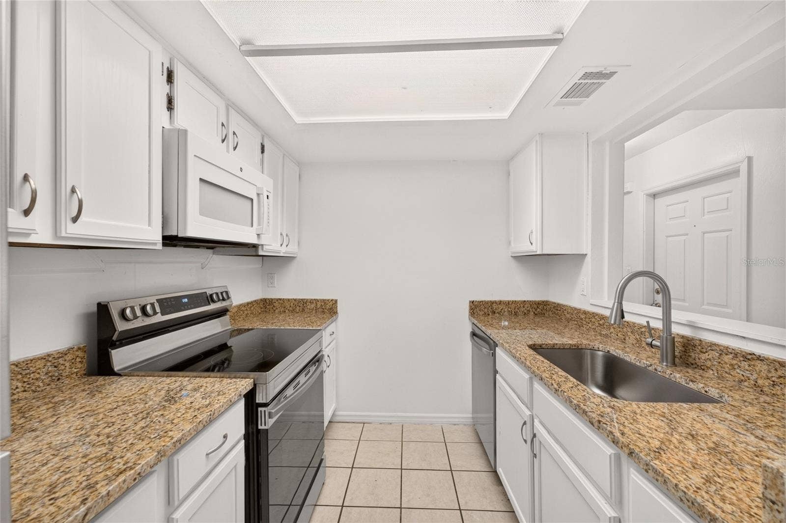 5606 SW 8TH PLACE, Gainesville, FL 32607 Beautiful Granite Countertops