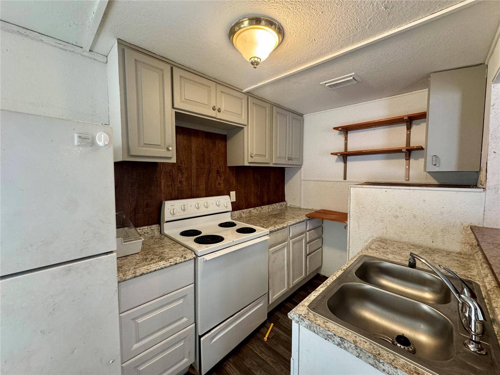 824 SE 1ST AVENUE, Gainesville, FL 32601 824 SE 1ST AVENUE, Gainesville, FL 32601