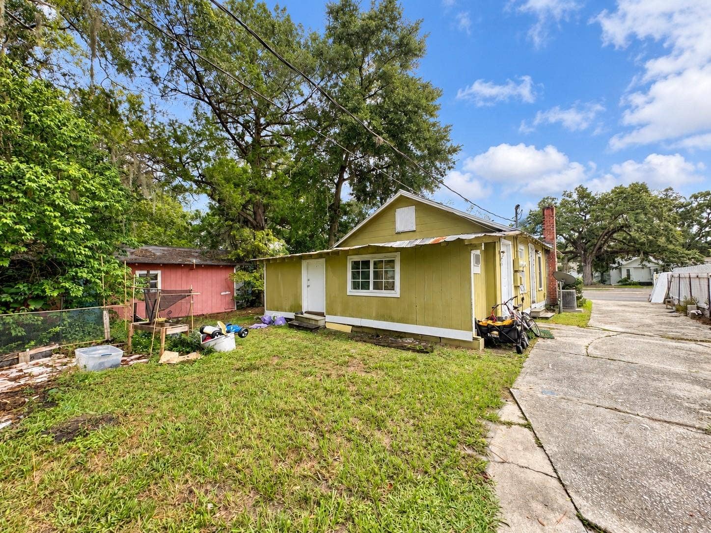 824 SE 1ST AVENUE, Gainesville, FL 32601 824 SE 1ST AVENUE, Gainesville, FL 32601