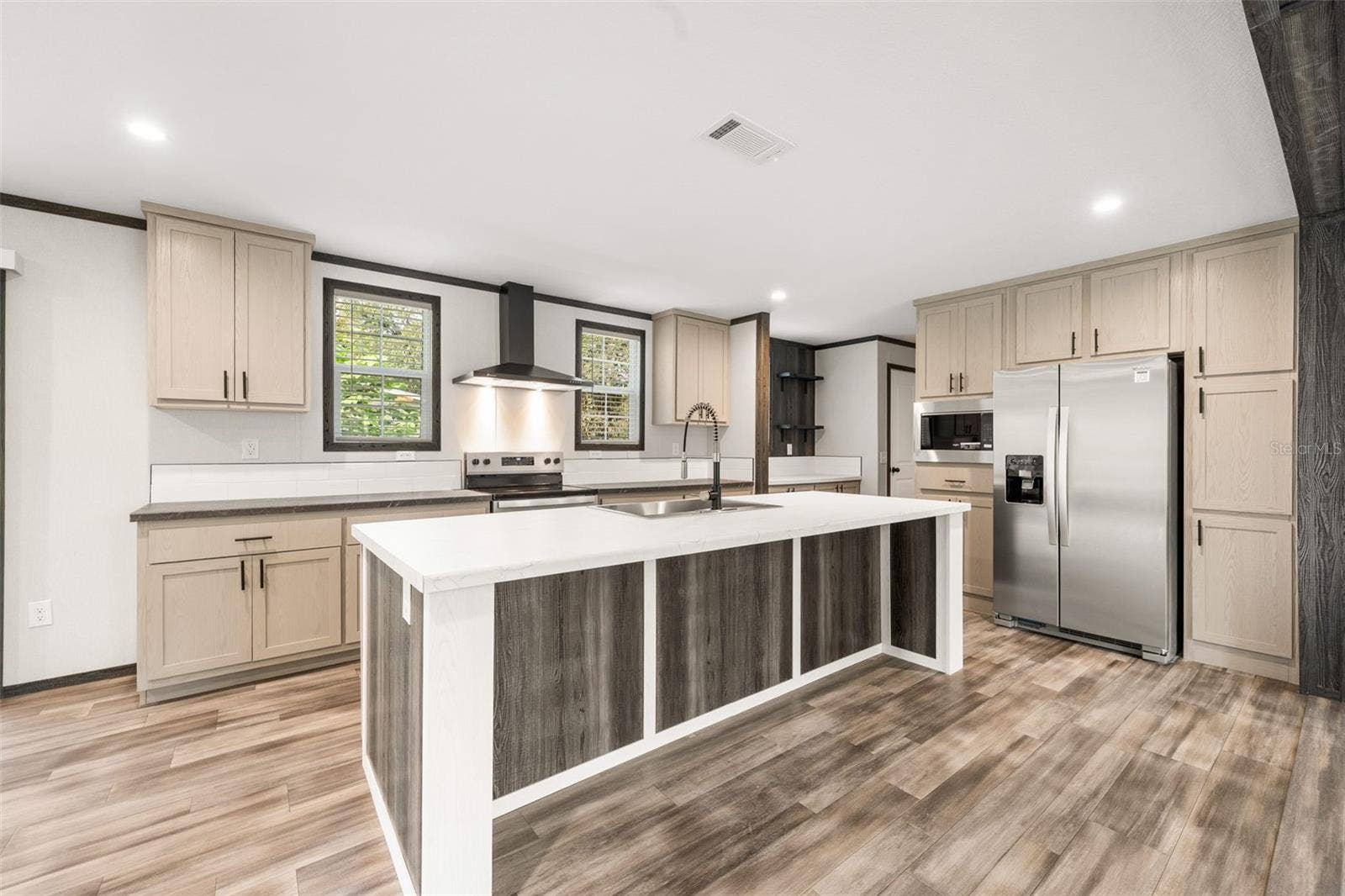 5239 SW 67TH STREET, Gainesville, FL 32608 5239 SW 67TH STREET, Gainesville, FL 32608