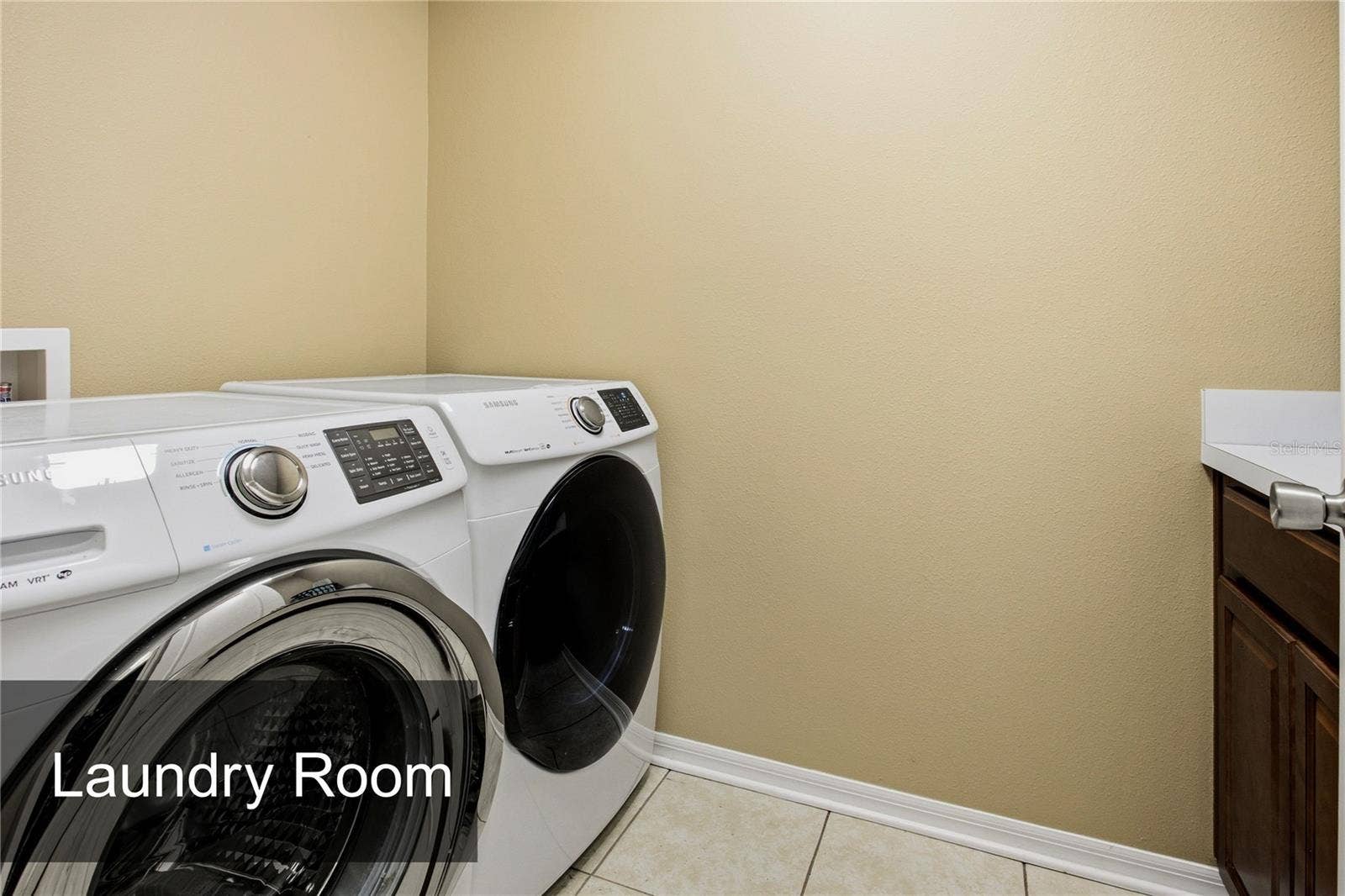 24533 SW 11TH ROAD, Newberry, FL 32669 Laundry Room