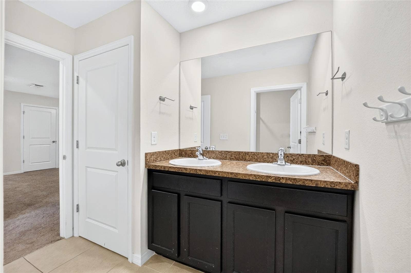 Separate shower and toliet