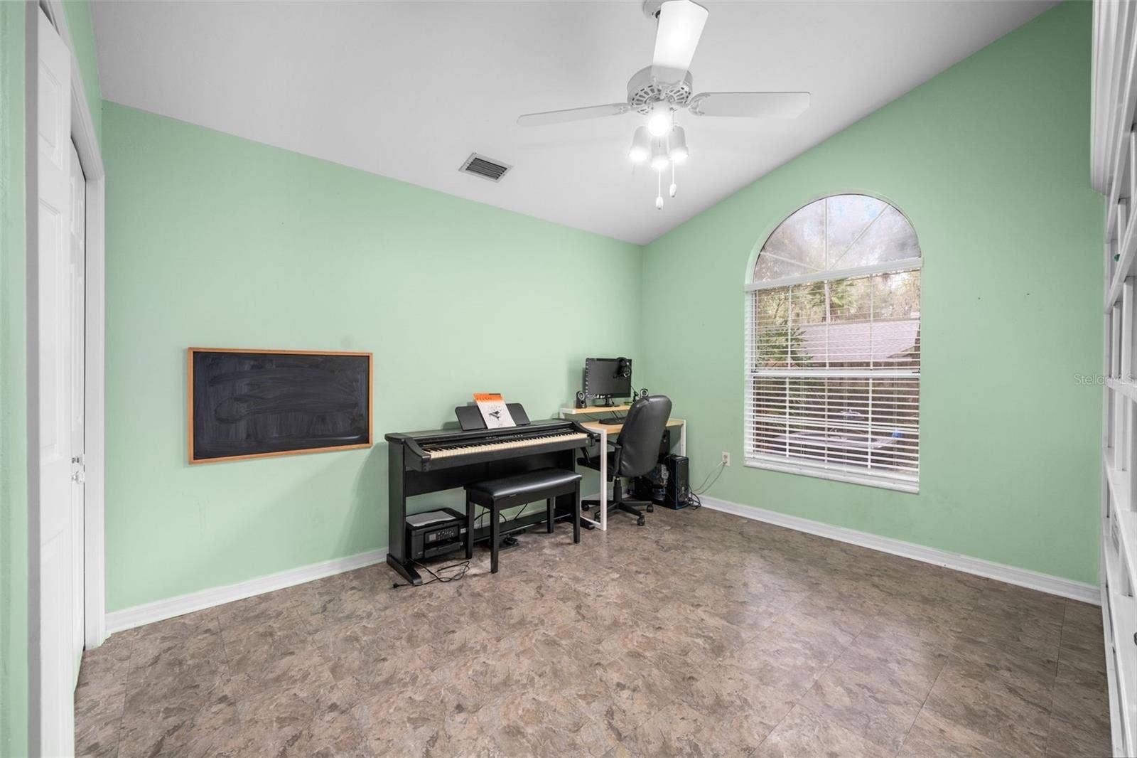 2712 NW 29TH PLACE, Gainesville, FL 32605 Office/Bonus Room