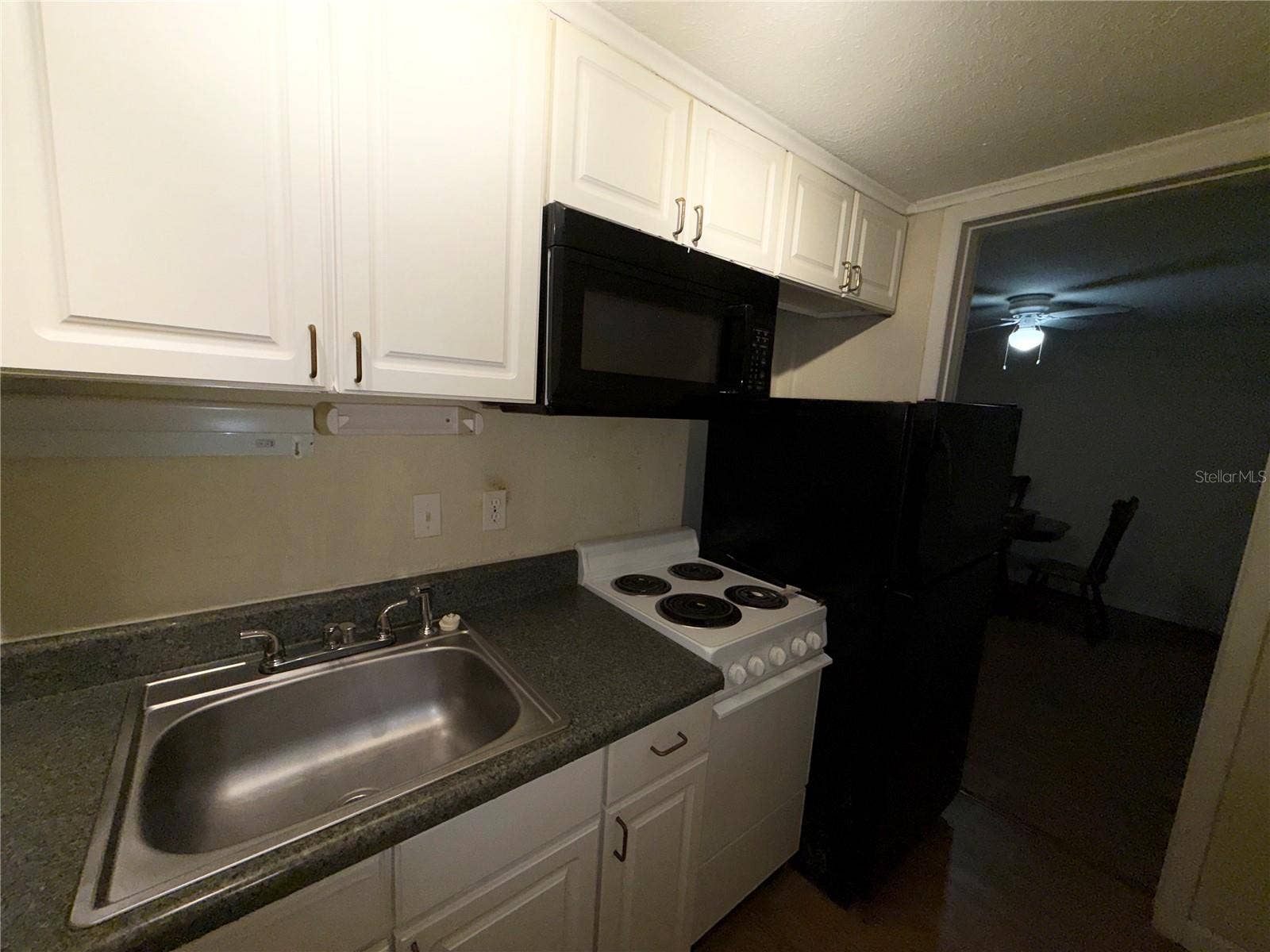 2490 SW 14TH DRIVE, #11, Gainesville, FL 32608 2490 SW 14TH DRIVE, #11, Gainesville, FL 32608
