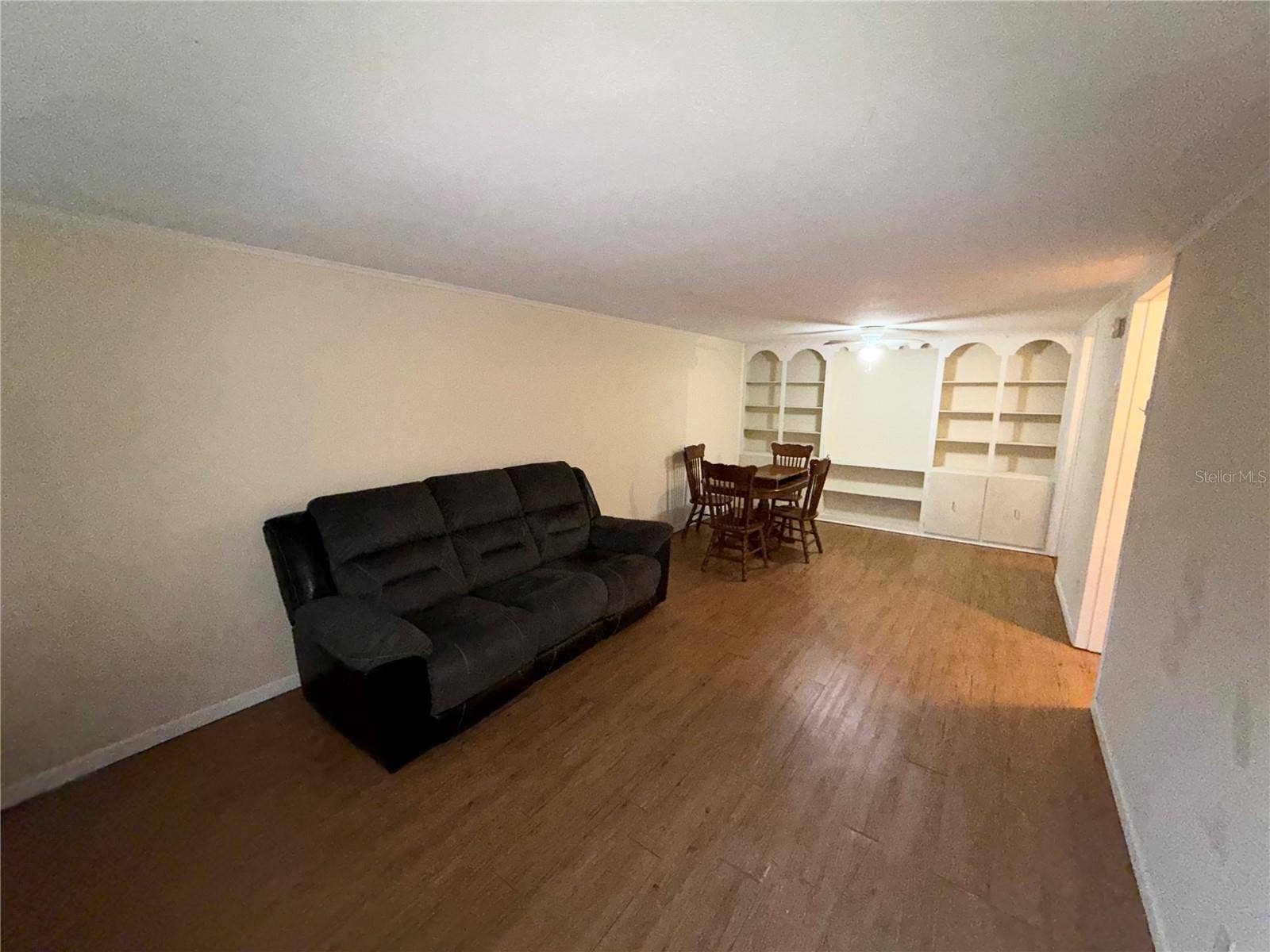 2490 SW 14TH DRIVE, #11, Gainesville, FL 32608 2490 SW 14TH DRIVE, #11, Gainesville, FL 32608