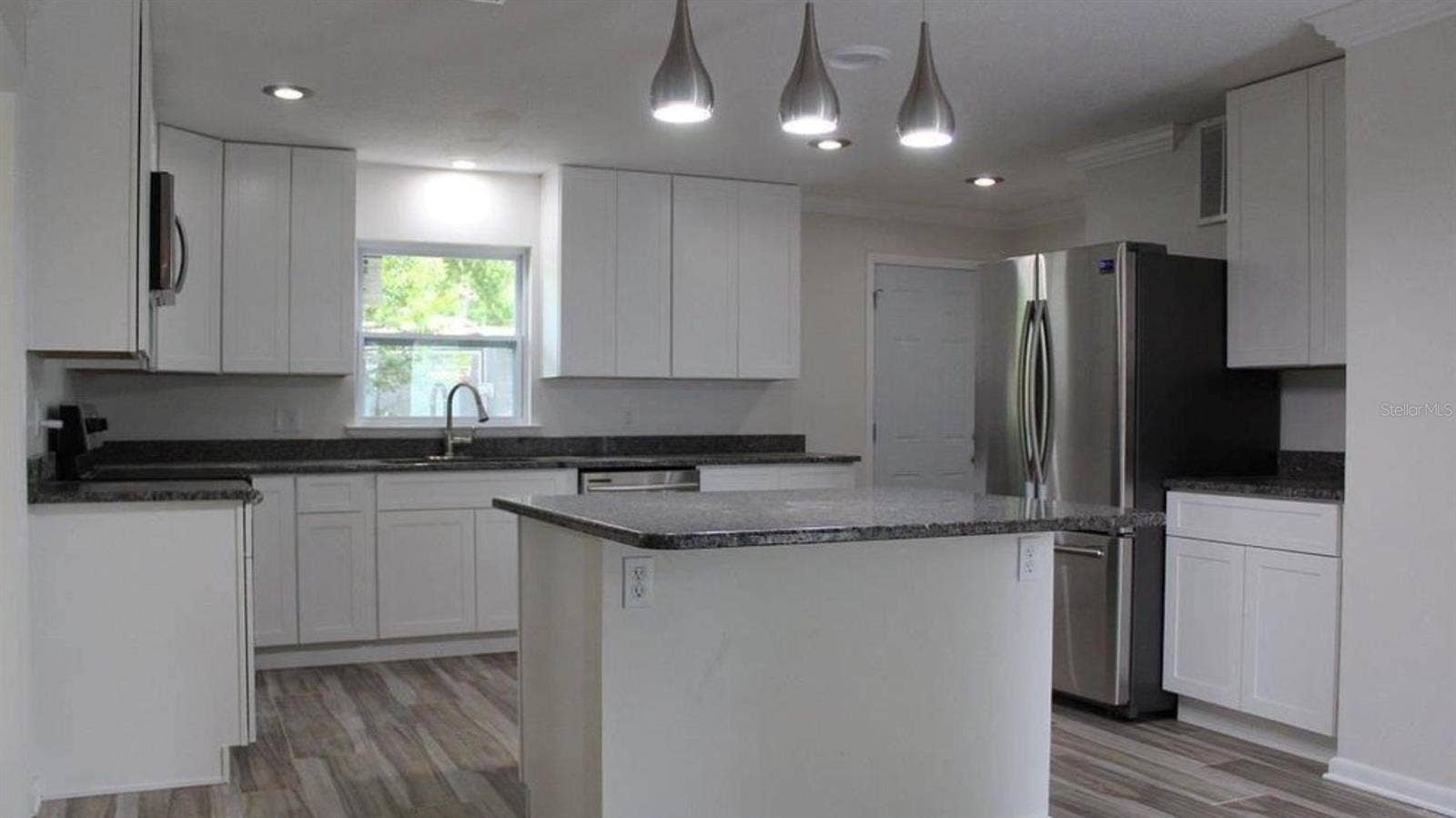 4017 NW 36TH TERRACE, Gainesville, FL 32605 Kitchen