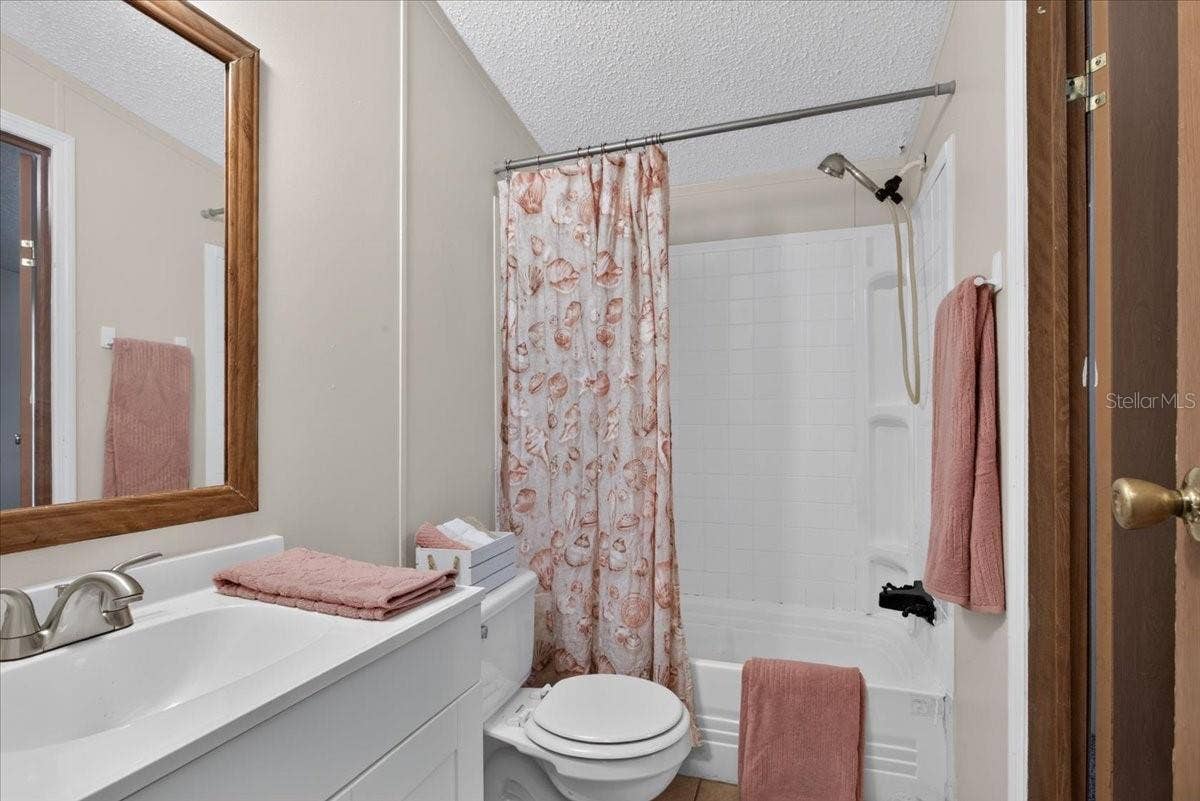 7030 NW 167TH PLACE, Trenton, FL 32693 Guest Bathroom