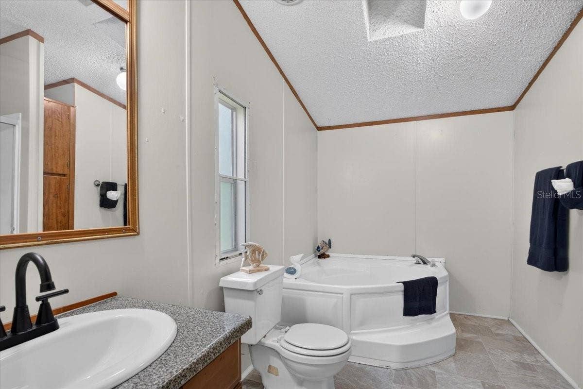 7030 NW 167TH PLACE, Trenton, FL 32693 Primary Bathroom