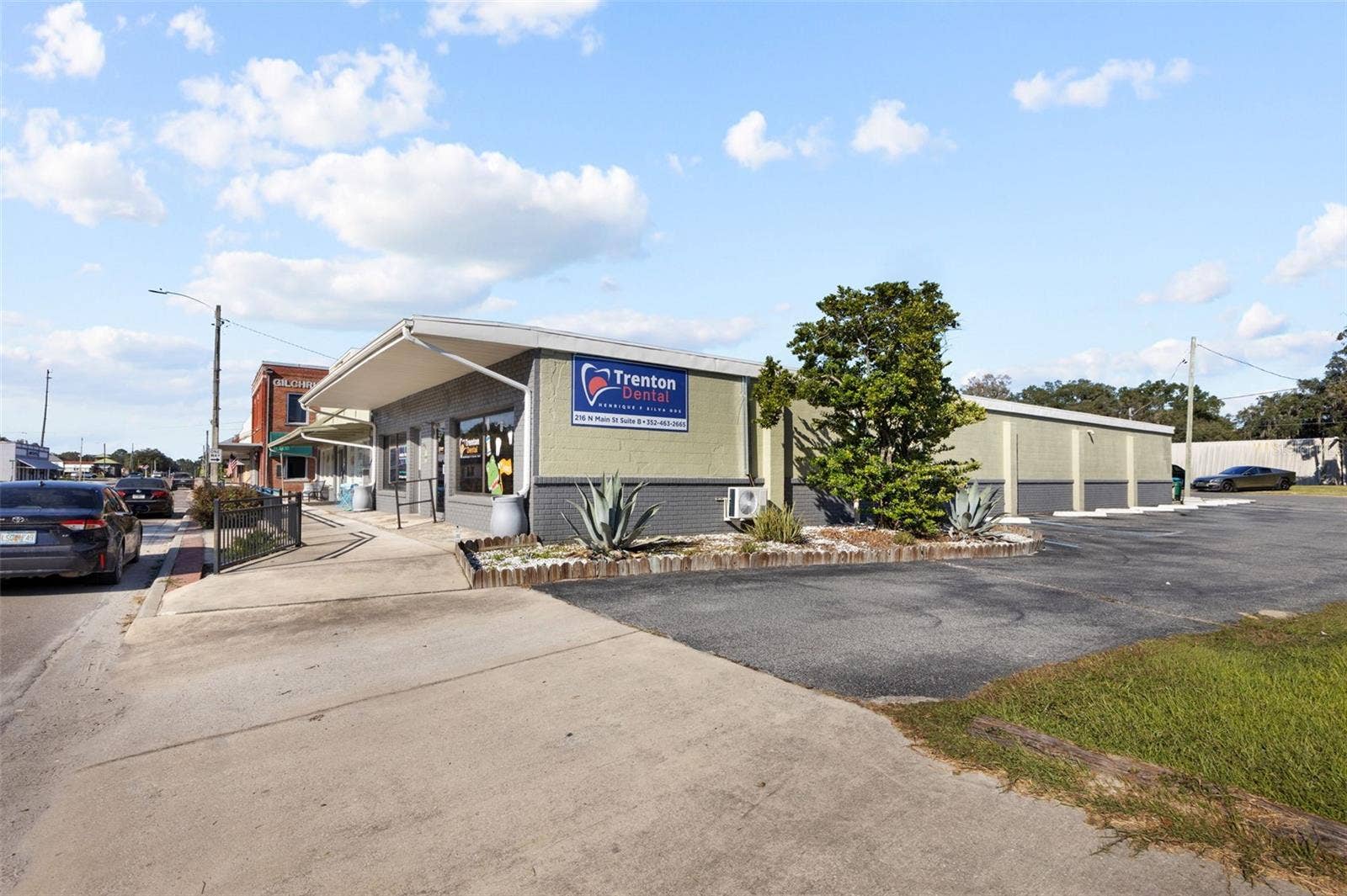 220 N MAIN STREET, Trenton, FL 32693