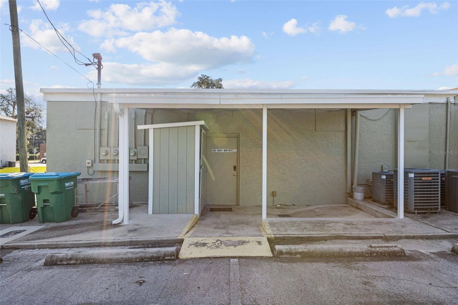 220 N MAIN STREET, Trenton, FL 32693