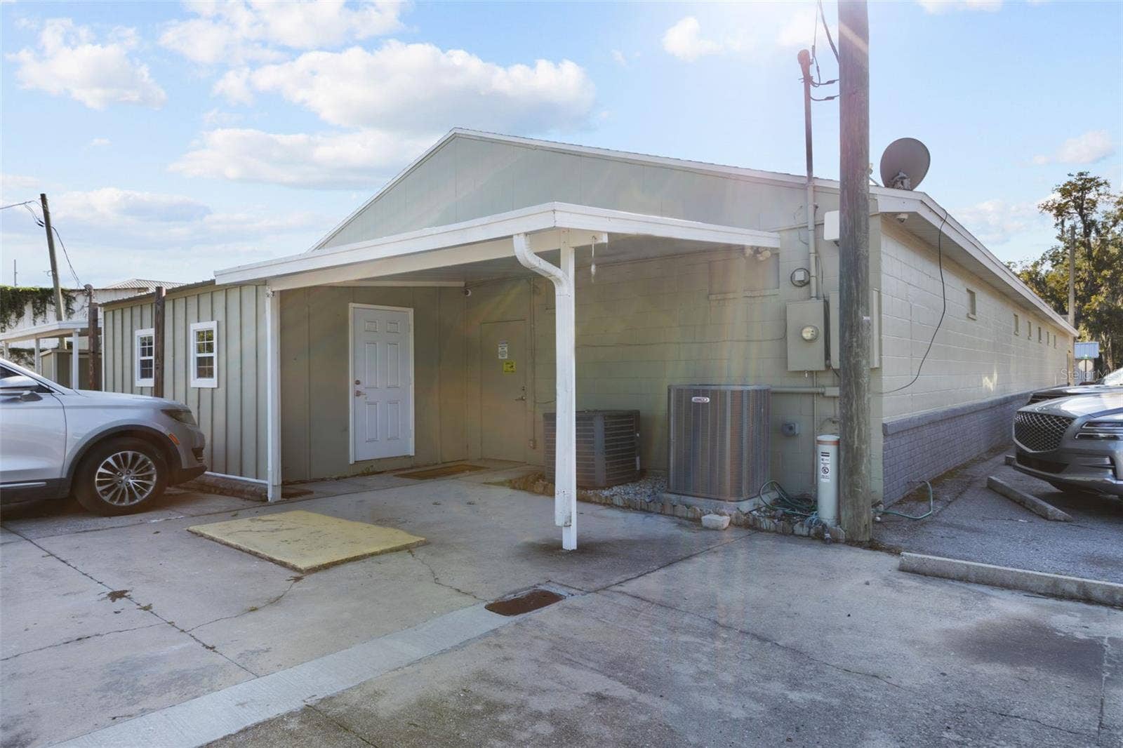 220 N MAIN STREET, Trenton, FL 32693