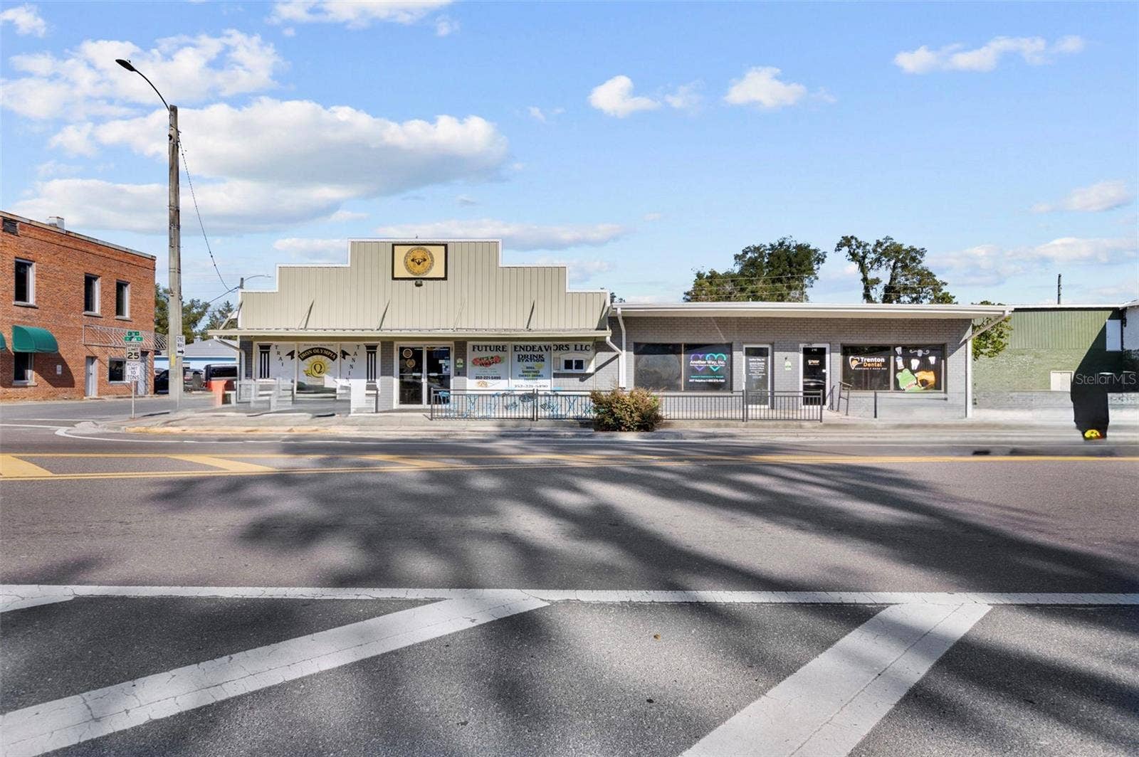 220 N MAIN STREET, Trenton, FL 32693
