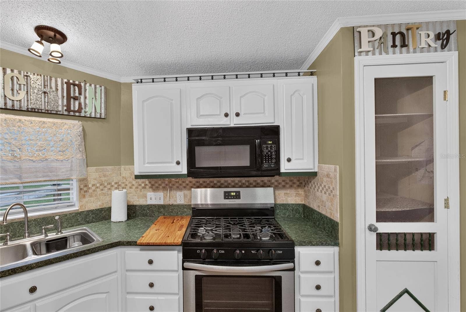 7990 FLORAL RIDGE CIRCLE, Keystone Heights, FL 32656 7990 FLORAL RIDGE CIRCLE, Keystone Heights, FL 32656
