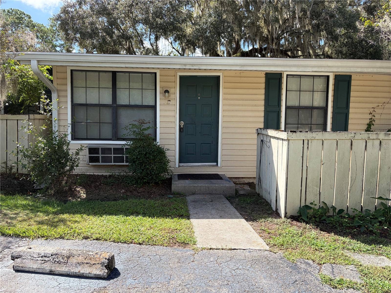 2490 SW 14TH DRIVE, #11, Gainesville, FL 32608 2490 SW 14TH DRIVE, #11, Gainesville, FL 32608