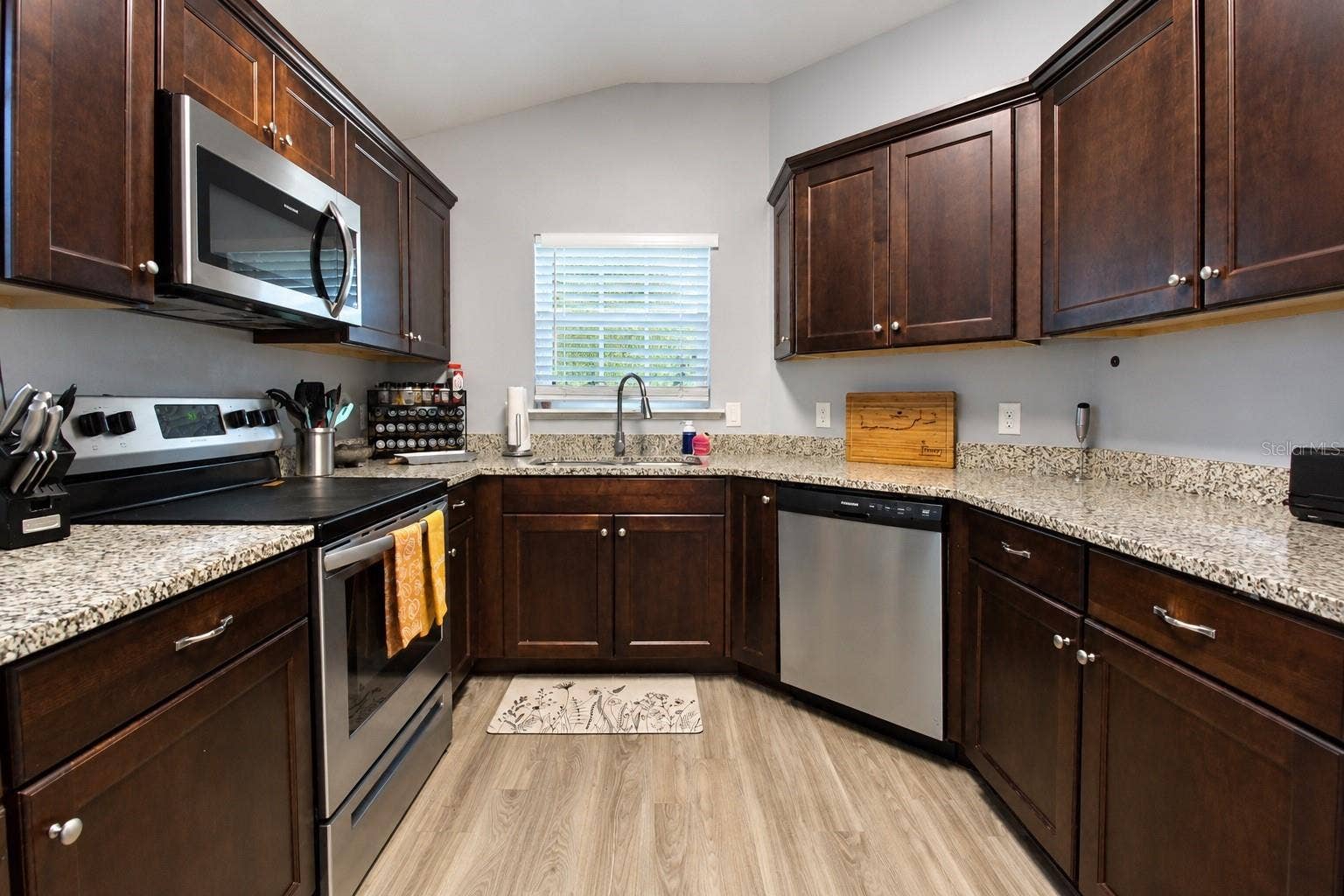 708 SW 251ST WAY, Newberry, FL 32669
