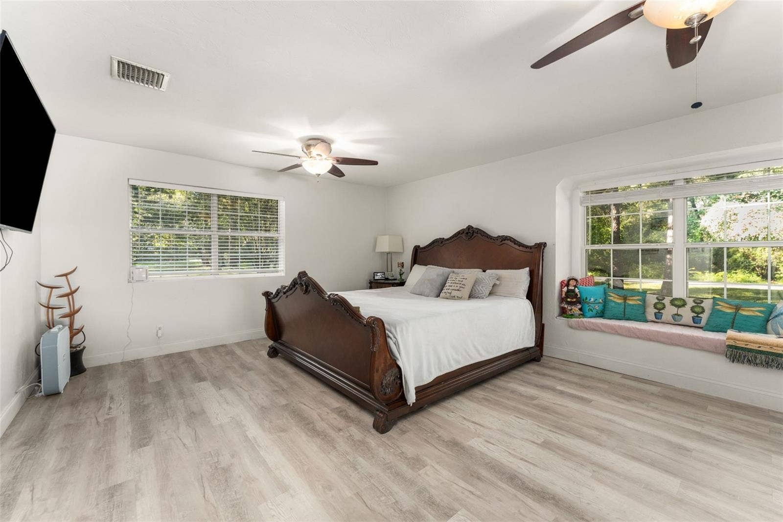 5609 NW 53RD COURT, Gainesville, FL 32653 5609 NW 53RD COURT, Gainesville, FL 32653