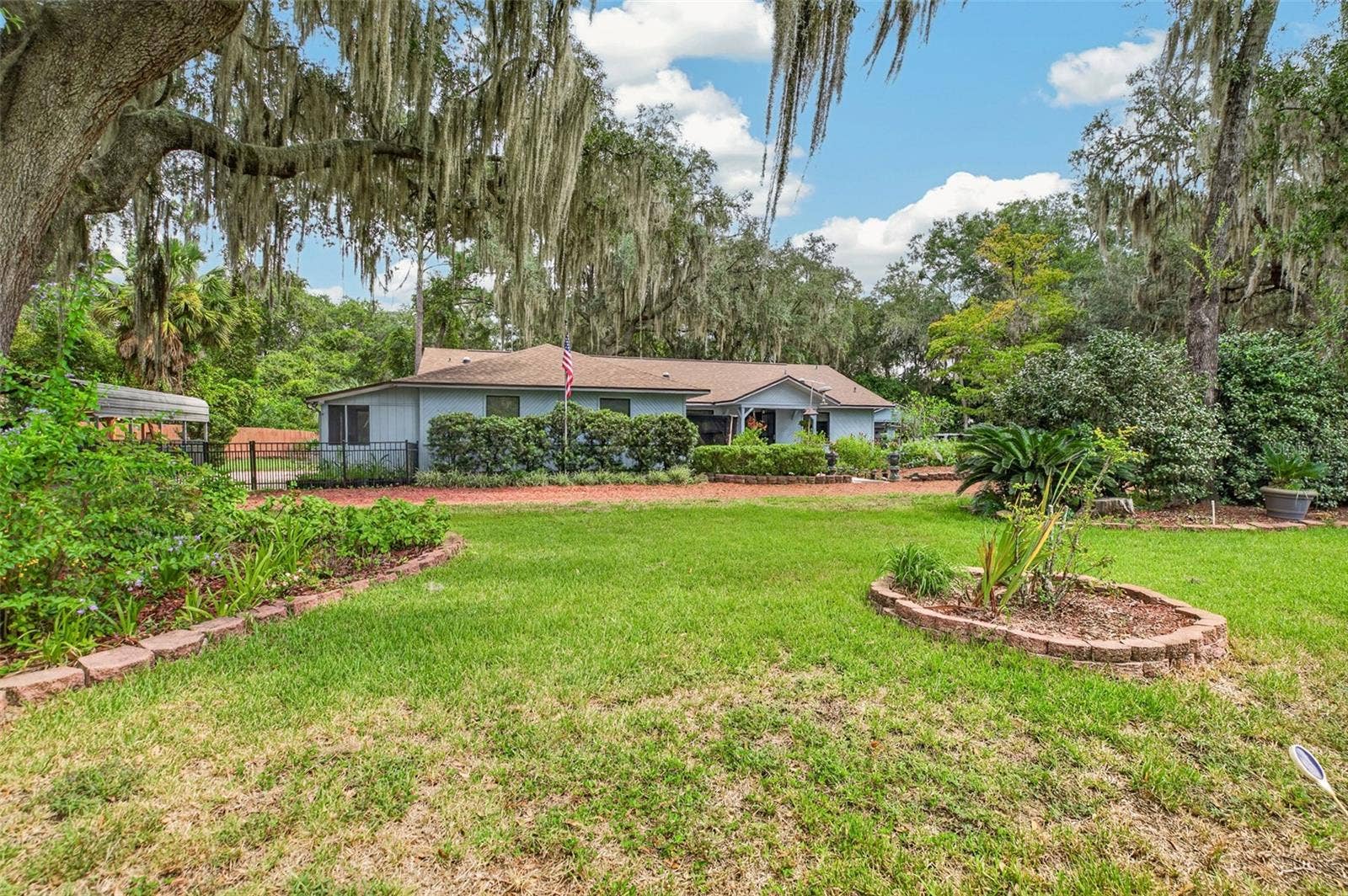 657 SE 2ND AVENUE, Melrose, FL 32666 657 SE 2ND AVENUE, Melrose, FL 32666