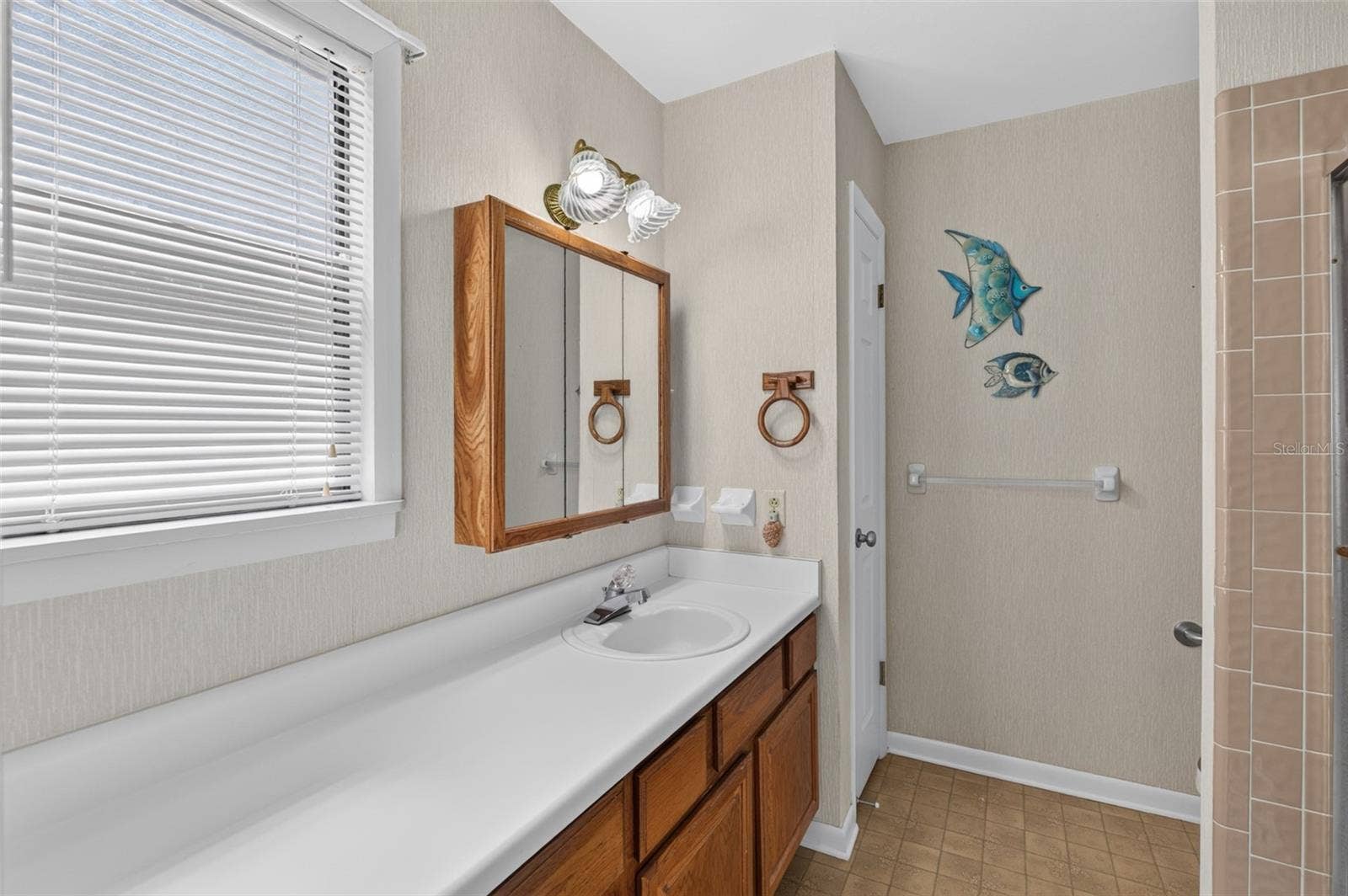 657 SE 2ND AVENUE, Melrose, FL 32666 657 SE 2ND AVENUE, Melrose, FL 32666