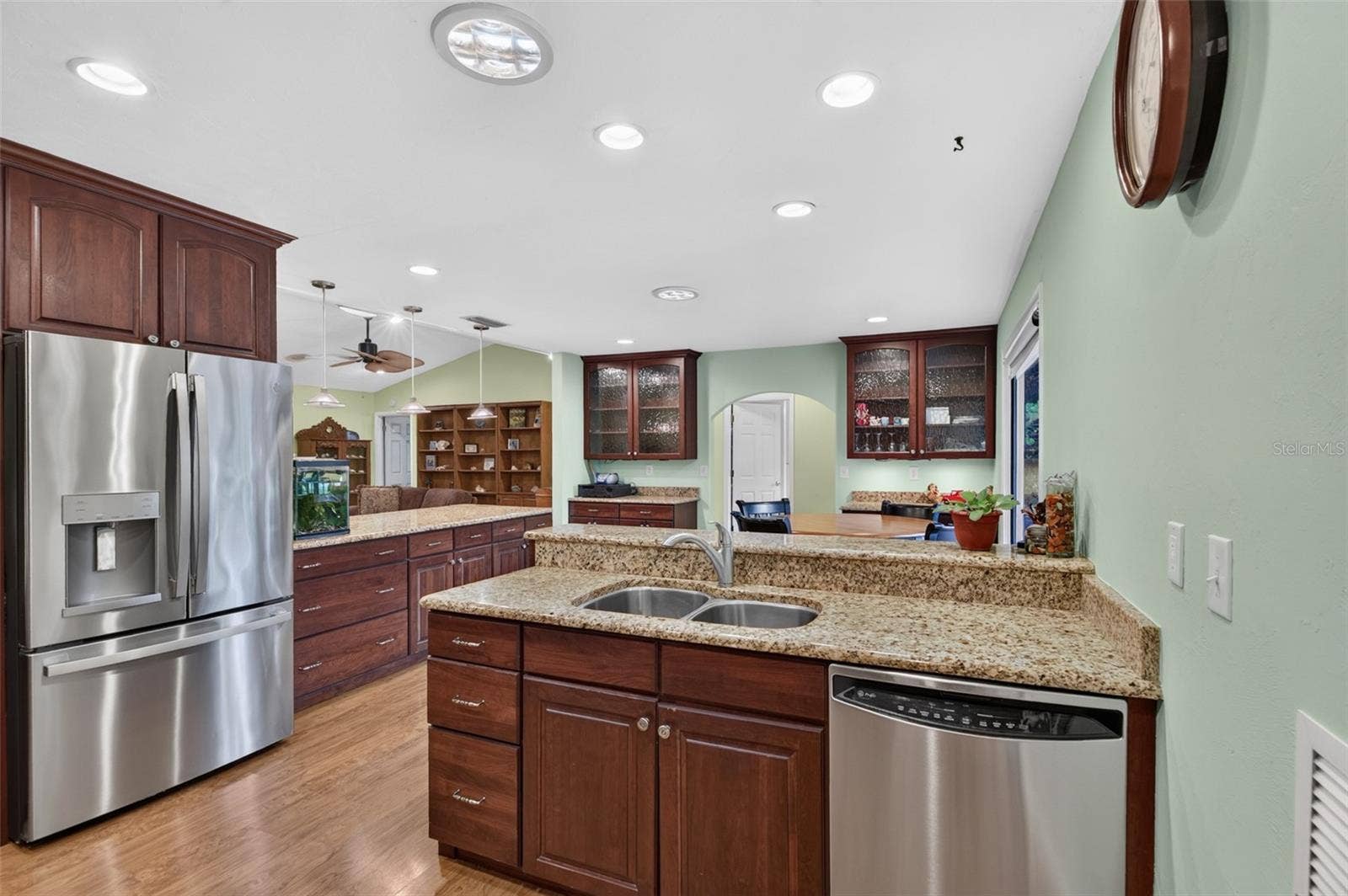 657 SE 2ND AVENUE, Melrose, FL 32666 657 SE 2ND AVENUE, Melrose, FL 32666