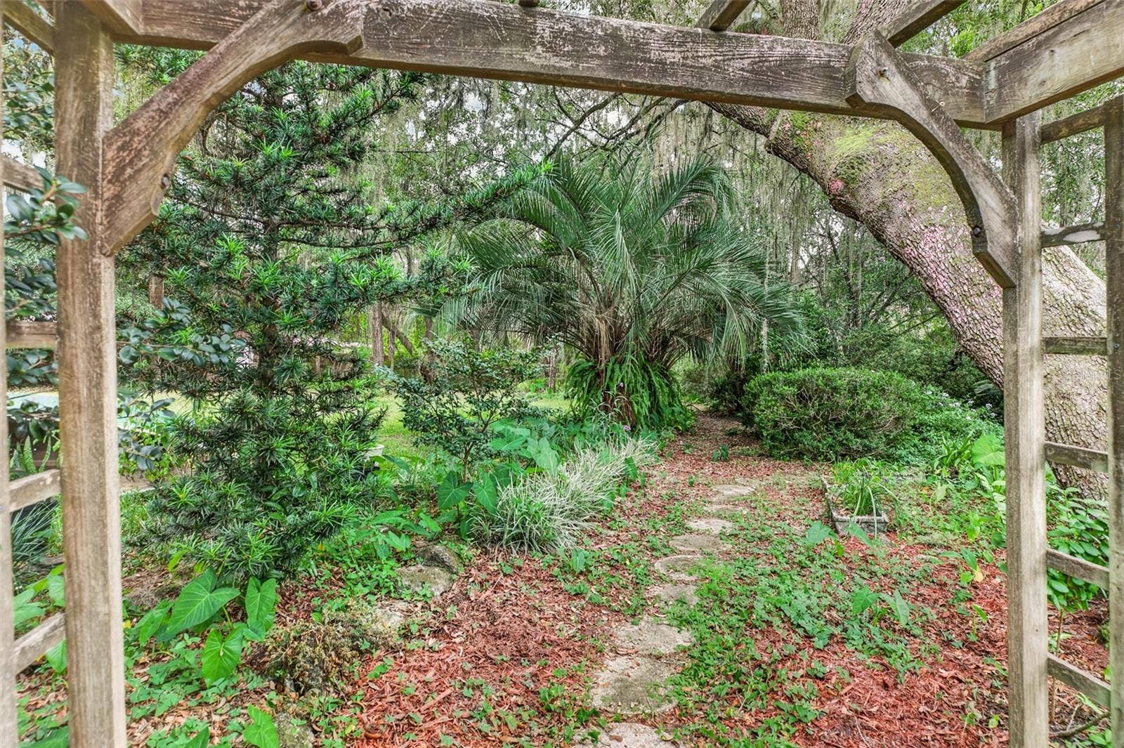 657 SE 2ND AVENUE, Melrose, FL 32666 657 SE 2ND AVENUE, Melrose, FL 32666