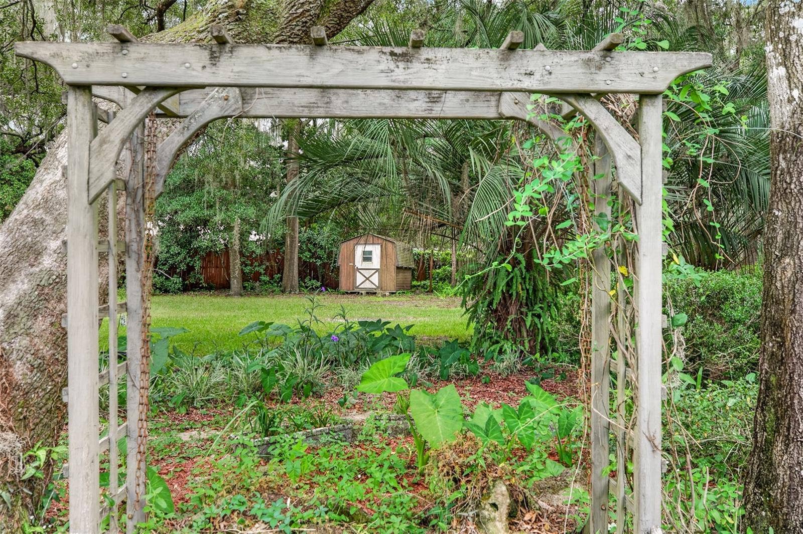 657 SE 2ND AVENUE, Melrose, FL 32666 657 SE 2ND AVENUE, Melrose, FL 32666