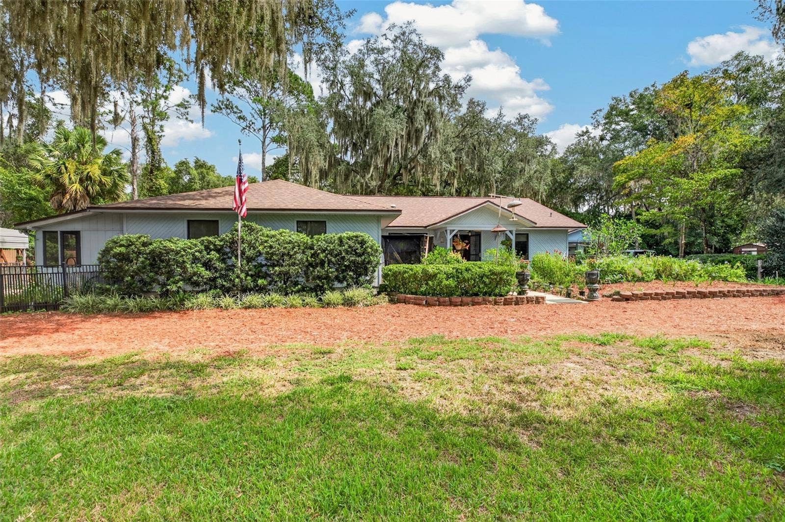 657 SE 2ND AVENUE, Melrose, FL 32666 657 SE 2ND AVENUE, Melrose, FL 32666