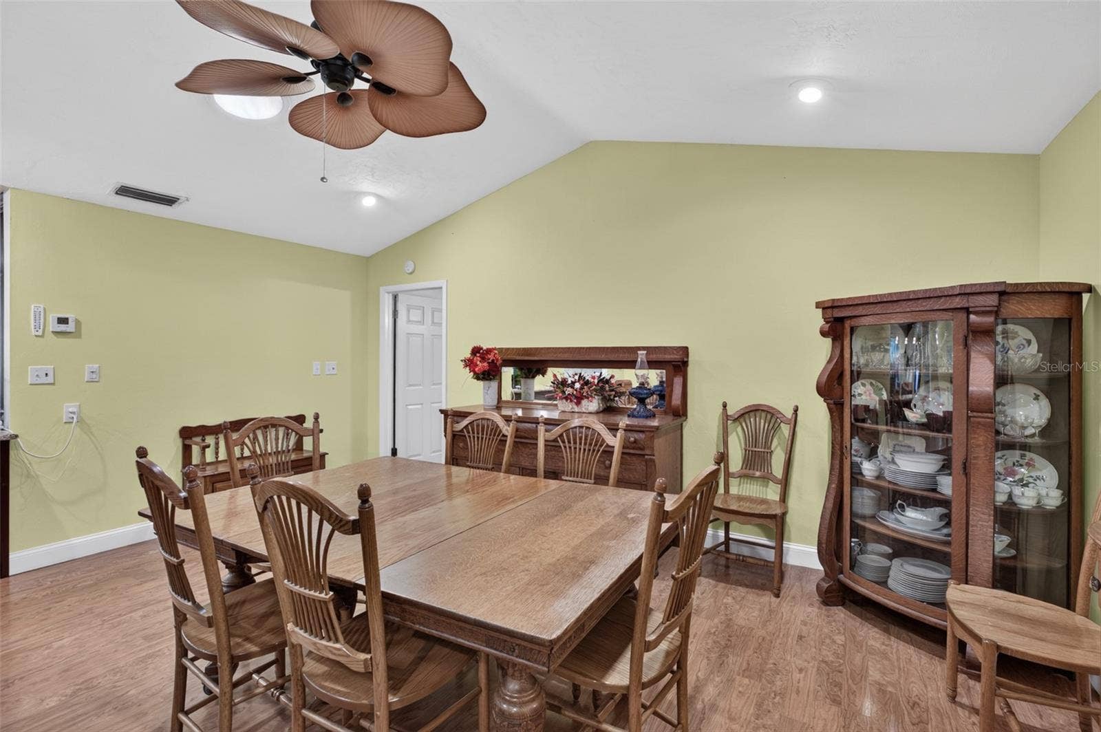 657 SE 2ND AVENUE, Melrose, FL 32666 657 SE 2ND AVENUE, Melrose, FL 32666