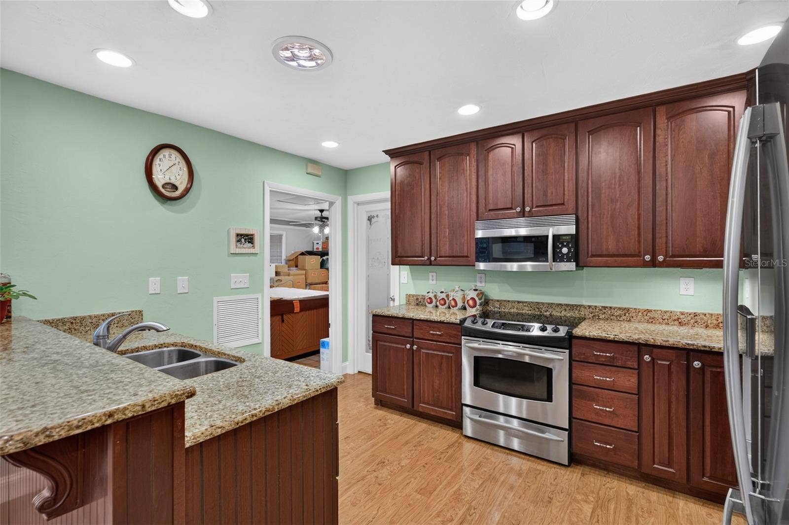 657 SE 2ND AVENUE, Melrose, FL 32666 657 SE 2ND AVENUE, Melrose, FL 32666