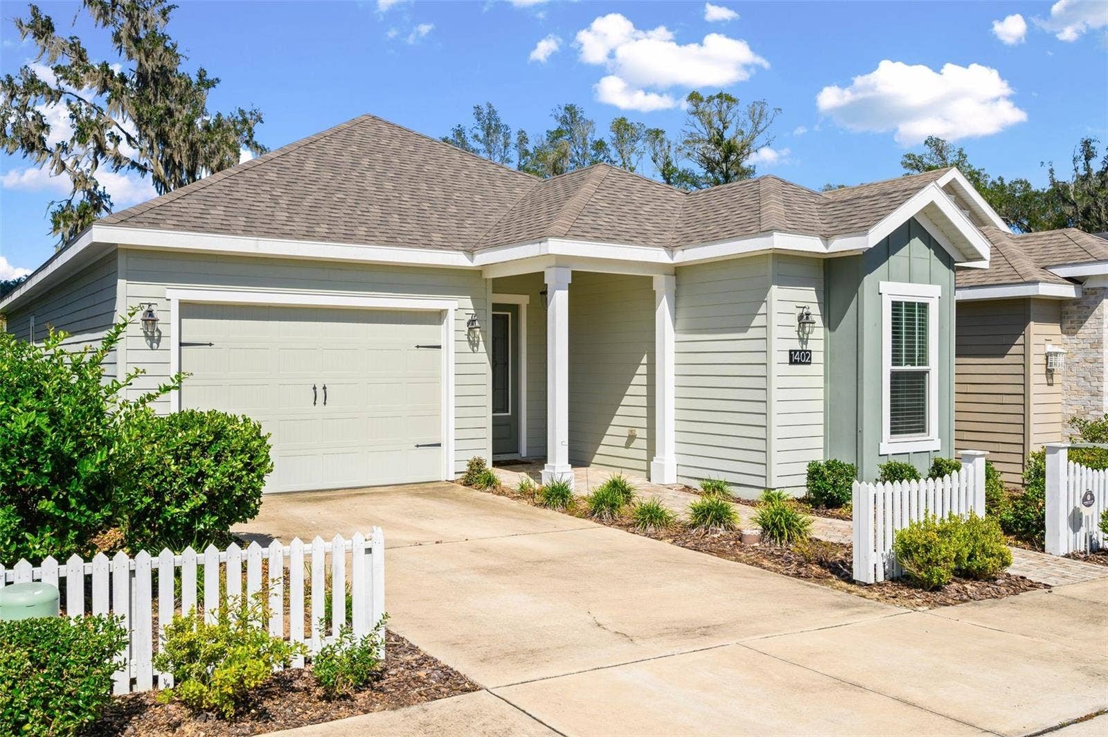 1402 NW 132ND BOULEVARD, Newberry, FL 32669 Welcome Home!