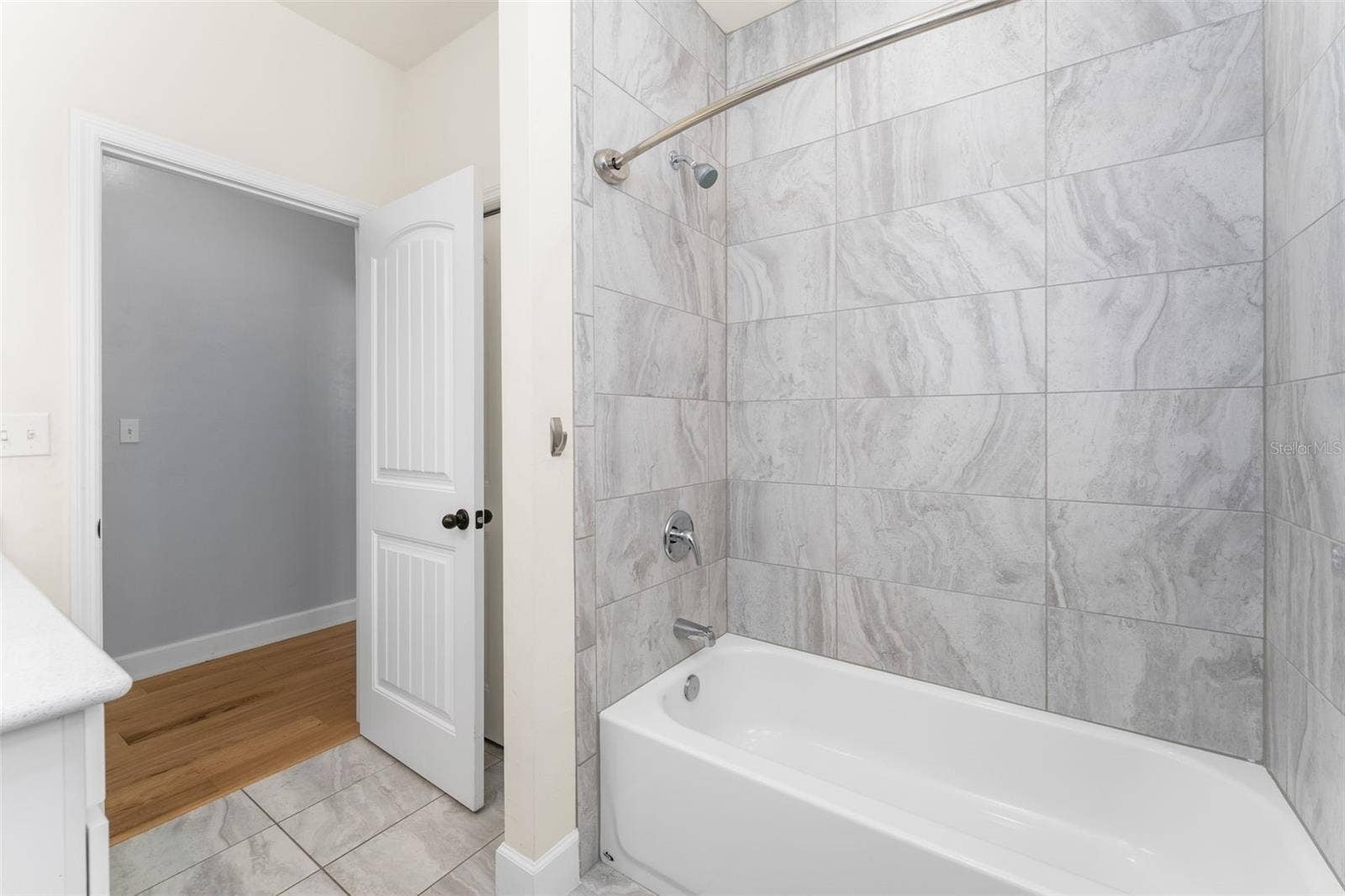 8499 NE 8TH PLACE, High Springs, FL 32643 Bath 3