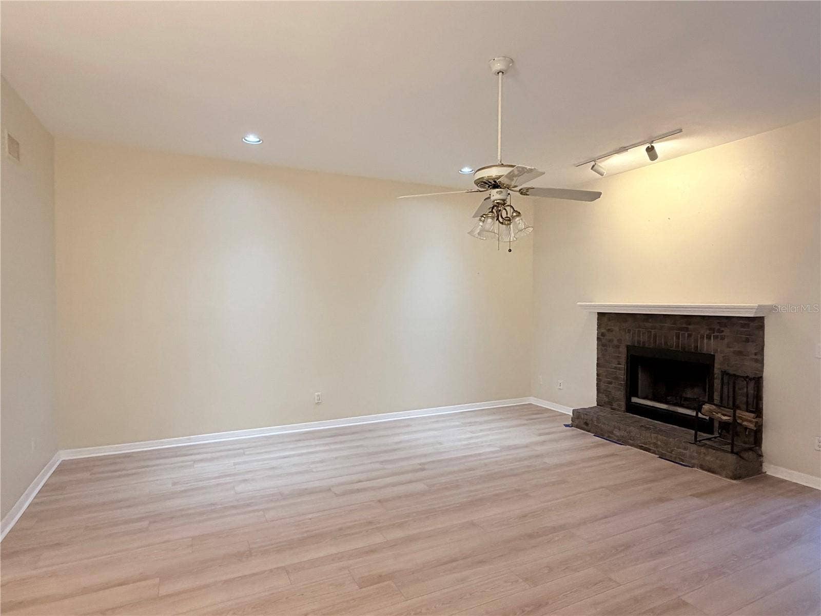 3742 NW 53RD LANE, Gainesville, FL 32653
