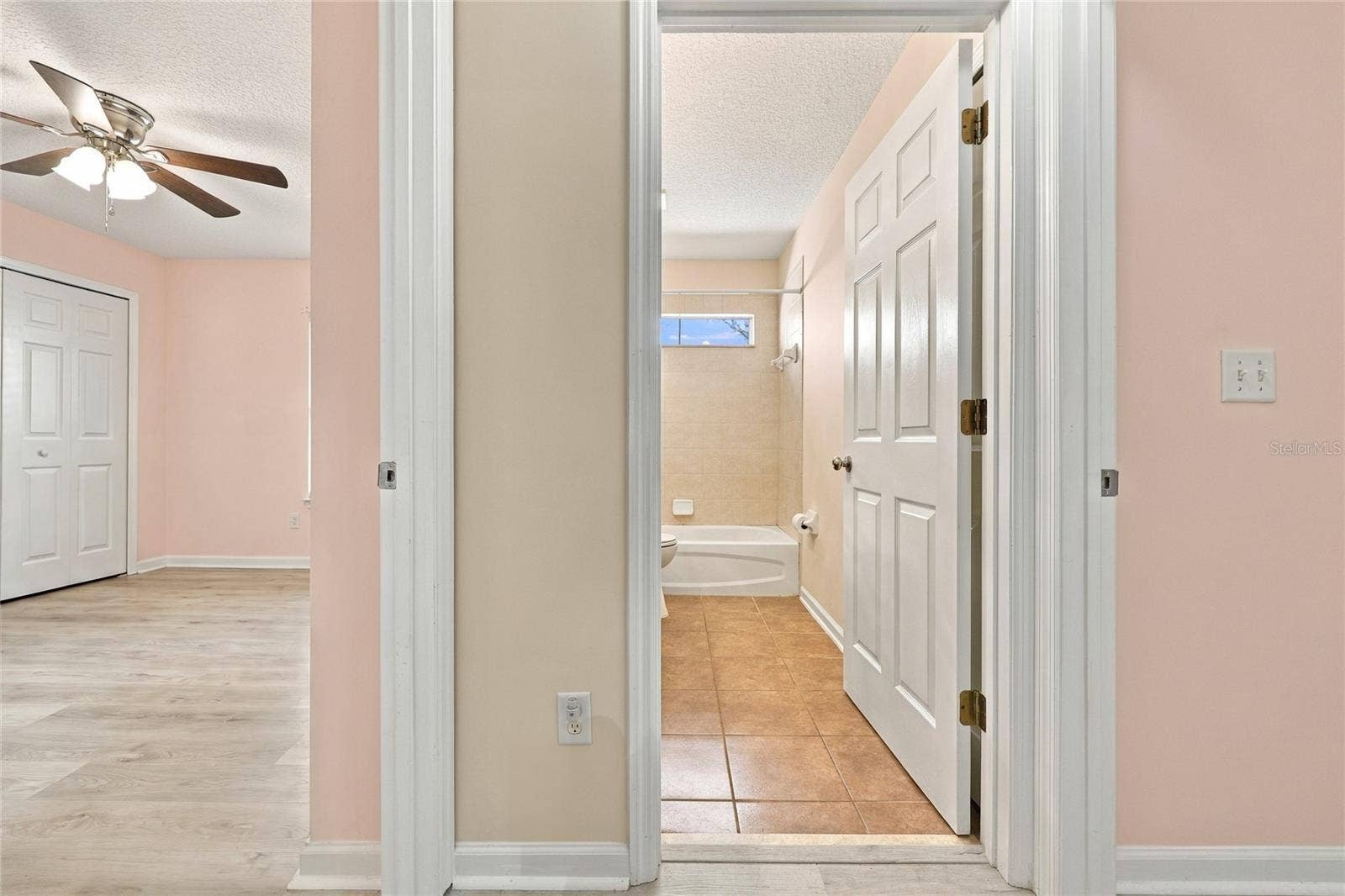 8114 NW 52ND STREET, Gainesville, FL 32653 8114 NW 52ND STREET, Gainesville, FL 32653