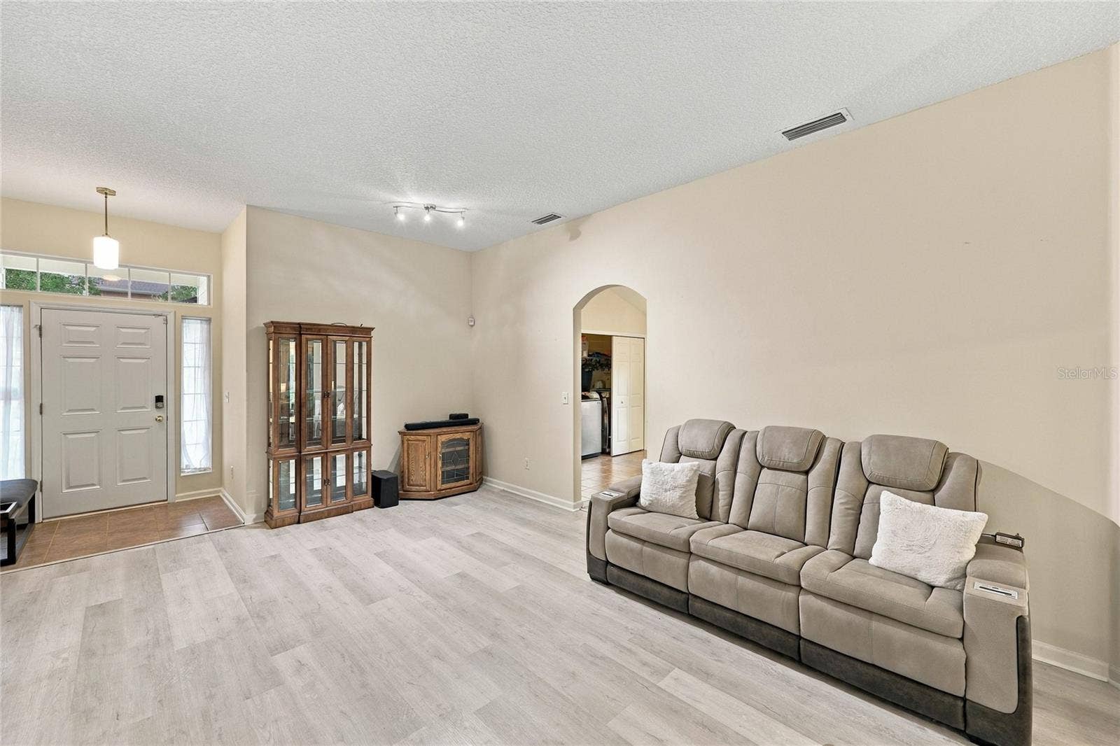 8114 NW 52ND STREET, Gainesville, FL 32653 8114 NW 52ND STREET, Gainesville, FL 32653