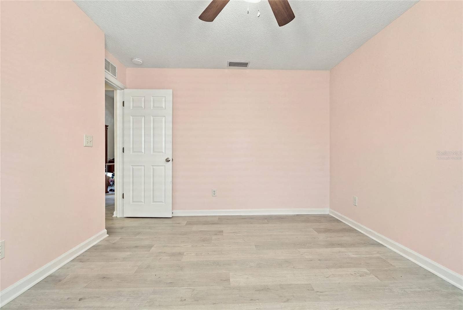 8114 NW 52ND STREET, Gainesville, FL 32653 Virtually staged. Furniture and packing boxes digitally removed.