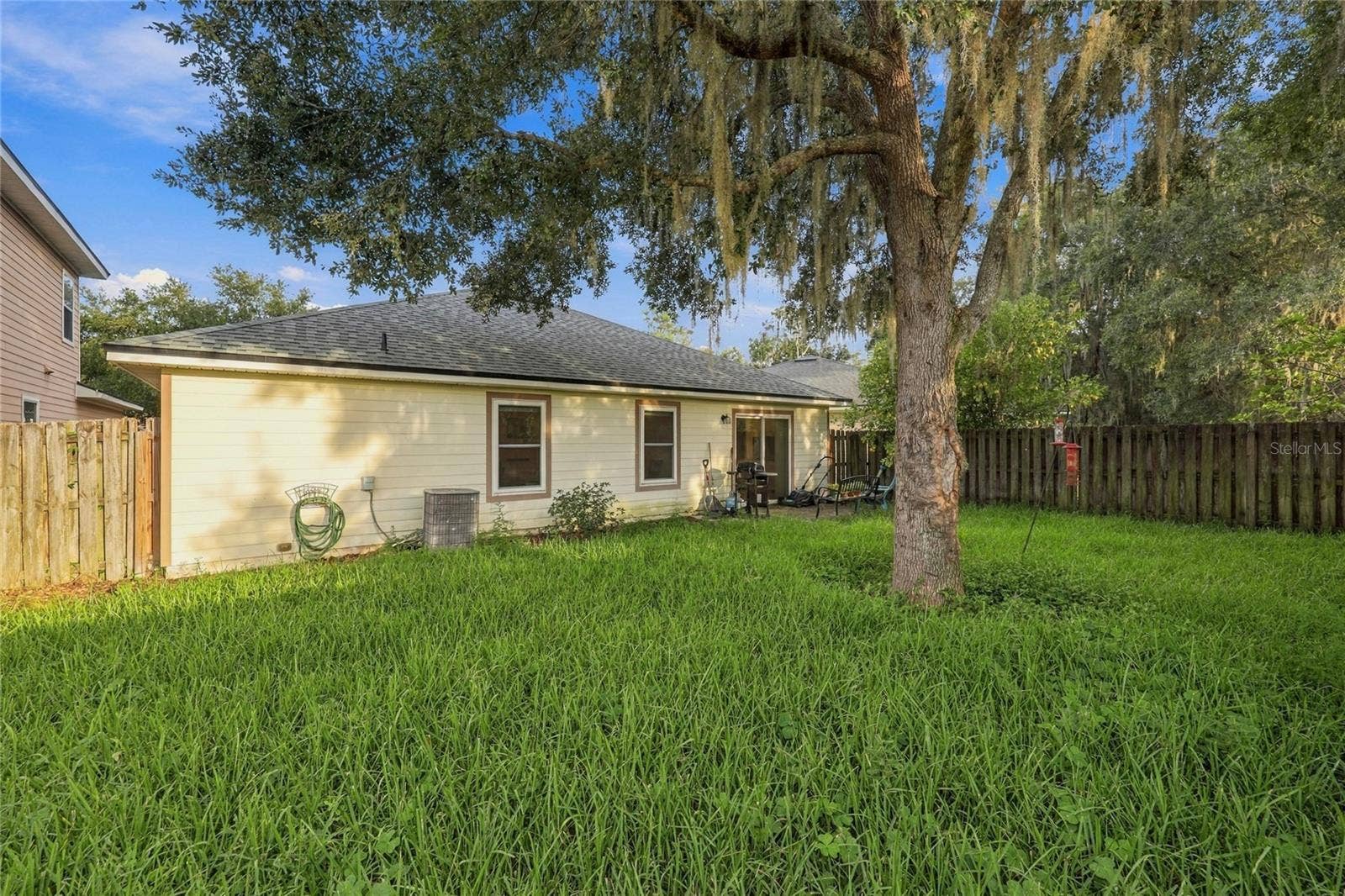 8114 NW 52ND STREET, Gainesville, FL 32653 8114 NW 52ND STREET, Gainesville, FL 32653